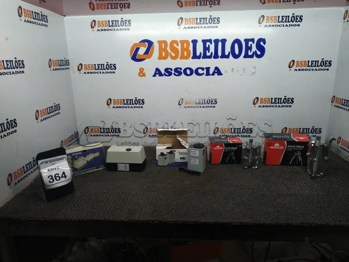 LOTE 364 - 02 SACAS POLIA, 01 CHAVE DE PARTIDA DIRETA 3R2 IP-35 E 01 CHAVE PARA MOTORES. (NO ESTADO) ATENÇÃO! FAZER A VISITAÇÃO ANTES DE ARREMATAR, NÃO SABEMOS SE FUNCIONA, LEILÃO NÃO TEM GARANTIA E NEM DEVOLUÇÃO, SUJEITO A POSSÍVEIS AVARIAS VISÍVEIS/OCULTAS E/OU AUSÊNCIA DE COMPONENTES.