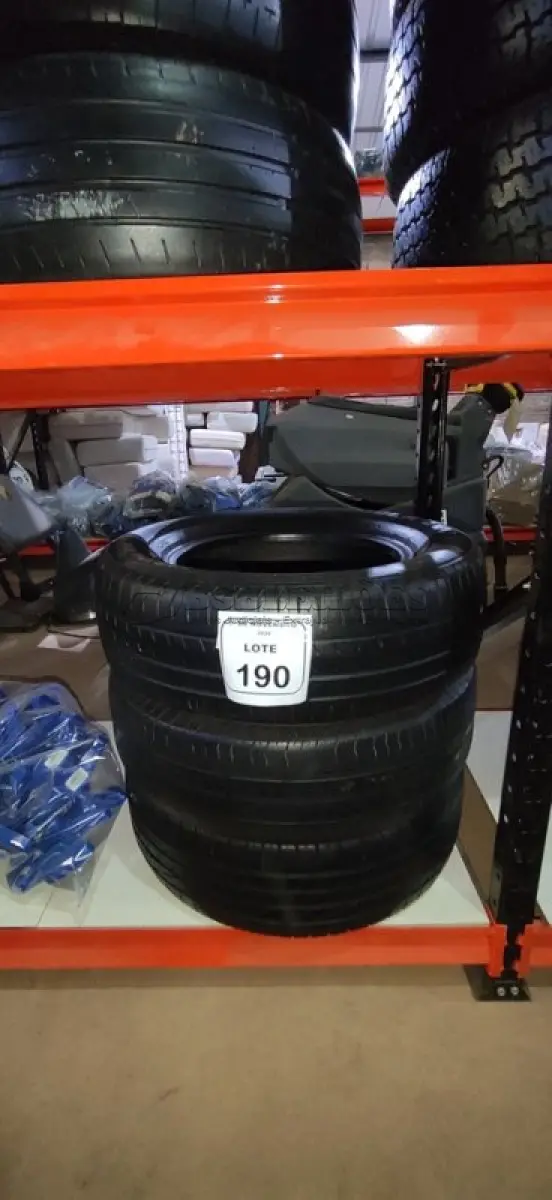 LOTE 190 - 03 PNEUS TAMANHO 185/70 R14. (NO ESTADO) ATENÇÃO! FAZER A VISITAÇÃO ANTES DE ARREMATAR, NÃO SABEMOS SE FUNCIONA, LEILÃO NÃO TEM GARANTIA E NEM DEVOLUÇÃO, SUJEITO A POSSÍVEIS AVARIAS VISÍVEIS/OCULTAS E/OU AUSÊNCIA DE COMPONENTES.