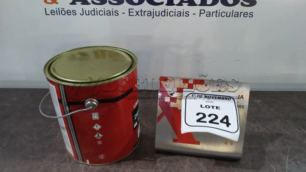 LOTE 224 - 01 LATA DE EMBORRACHAMENTO PRETO LINHA AUTOMOTIVA DE 3,6L MARCA ANJO TINTAS. (NO ESTADO) ATENÇÃO! FAZER A VISITAÇÃO ANTES DE ARREMATAR, NÃO SABEMOS SE FUNCIONA, LEILÃO NÃO TEM GARANTIA E NEM DEVOLUÇÃO, SUJEITO A POSSÍVEIS AVARIAS VISÍVEIS/OCULTAS E/OU AUSÊNCIA DE COMPONENTES.