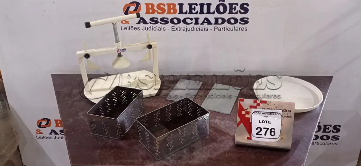 LOTE 276 - 01 PRENSA DE QUEIJO. (NO ESTADO) ATENÇÃO! FAZER A VISITAÇÃO ANTES DE ARREMATAR, NÃO SABEMOS SE FUNCIONA, LEILÃO NÃO TEM GARANTIA E NEM DEVOLUÇÃO, SUJEITO A POSSÍVEIS AVARIAS VISÍVEIS/OCULTAS E/OU AUSÊNCIA DE COMPONENTES.