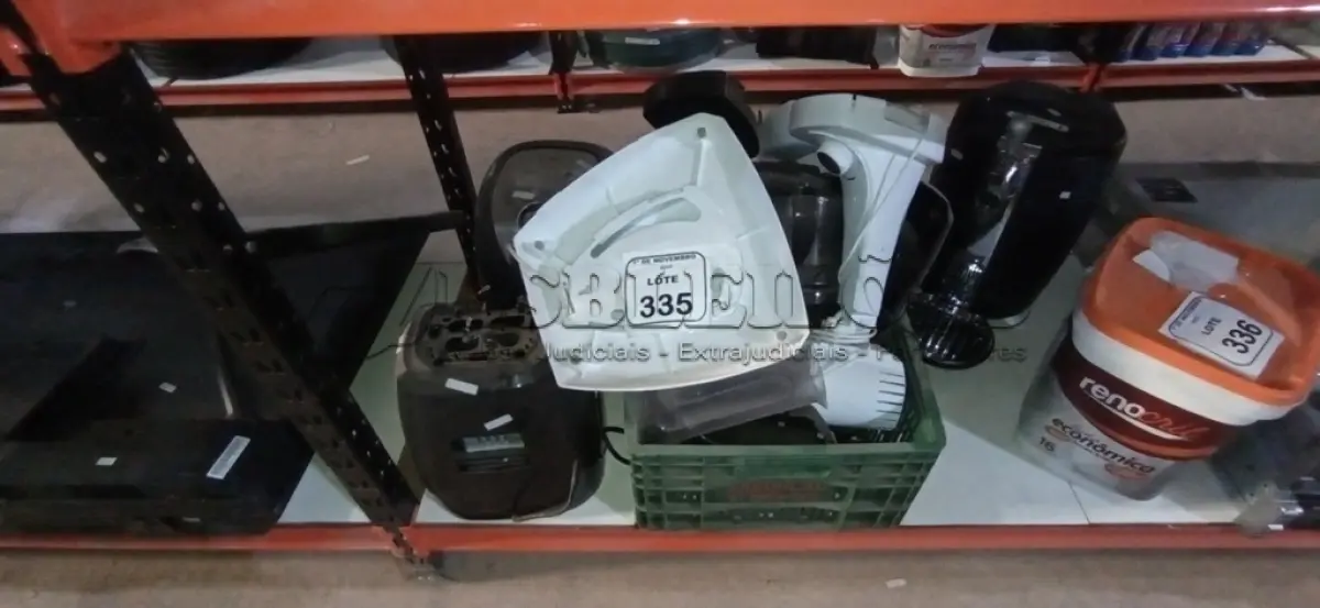 LOTE 335 - 01 LOTE COM VÁRIAS PEÇAS E DIVERSOS ELETRODOMÉSTICOS PARA RETIRADA DE PEÇAS. (NO ESTADO) ATENÇÃO! FAZER A VISITAÇÃO ANTES DE ARREMATAR, NÃO SABEMOS SE FUNCIONA, LEILÃO NÃO TEM GARANTIA E NEM DEVOLUÇÃO, SUJEITO A POSSÍVEIS AVARIAS VISÍVEIS/OCULTAS E/OU AUSÊNCIA DE COMPONENTES.