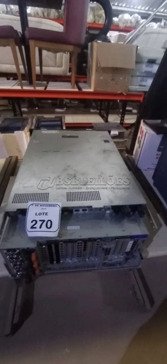 LOTE 270 - 02 SERVIDORES MODELOS C44110 E R910. (NO ESTADO) ATENÇÃO! FAZER A VISITAÇÃO ANTES DE ARREMATAR, NÃO SABEMOS SE FUNCIONA, LEILÃO NÃO TEM GARANTIA E NEM DEVOLUÇÃO, SUJEITO A POSSÍVEIS AVARIAS VISÍVEIS/OCULTAS E/OU AUSÊNCIA DE COMPONENTES.