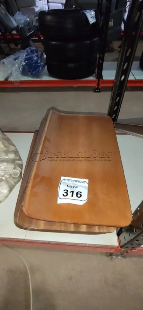 LOTE 316 - 20 PLACAS DE MADEIRA DE 55X32CM. (NO ESTADO) ATENÇÃO! FAZER A VISITAÇÃO ANTES DE ARREMATAR, NÃO SABEMOS SE FUNCIONA, LEILÃO NÃO TEM GARANTIA E NEM DEVOLUÇÃO, SUJEITO A POSSÍVEIS AVARIAS VISÍVEIS/OCULTAS E/OU AUSÊNCIA DE COMPONENTES.