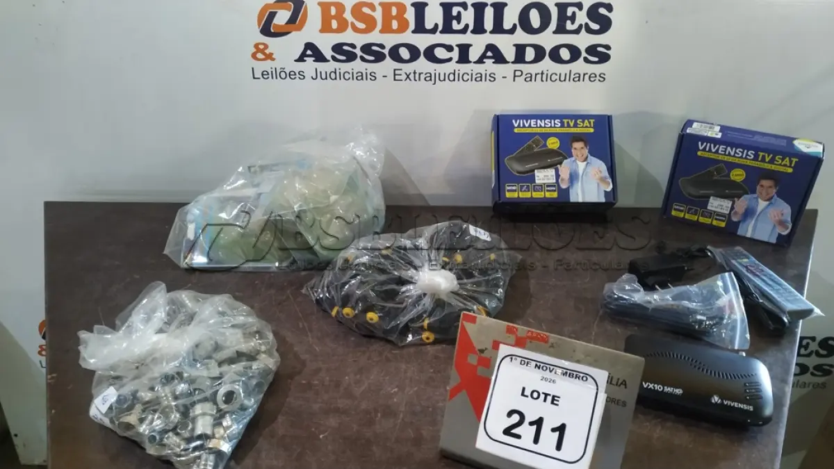 LOTE 211 - 02 RECEPTORES DE SINAL DE TV, VÁRIOS PROTETORES PARA QUINAS, ASPERSORES DE ÁGUA E ADAPTADORES DE MANGUEIRA. (NO ESTADO) ATENÇÃO! FAZER A VISITAÇÃO ANTES DE ARREMATAR, NÃO SABEMOS SE FUNCIONA, LEILÃO NÃO TEM GARANTIA E NEM DEVOLUÇÃO, SUJEITO A POSSÍVEIS AVARIAS VISÍVEIS/OCULTAS E/OU AUSÊNCIA DE COMPONENTES.