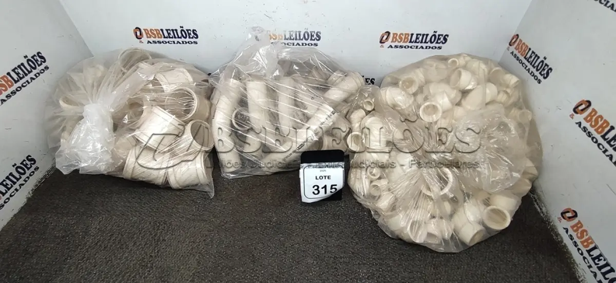 LOTE 315 - 01 LOTE COM GRANDE QUANTIDADE DE CONEXÕES HIDRÁULICAS DE MODELOS E MEDIDAS DIVERSAS. (NO ESTADO) ATENÇÃO! FAZER A VISITAÇÃO ANTES DE ARREMATAR, NÃO SABEMOS SE FUNCIONA, LEILÃO NÃO TEM GARANTIA E NEM DEVOLUÇÃO, SUJEITO A POSSÍVEIS AVARIAS VISÍVEIS/OCULTAS E/OU AUSÊNCIA DE COMPONENTES.