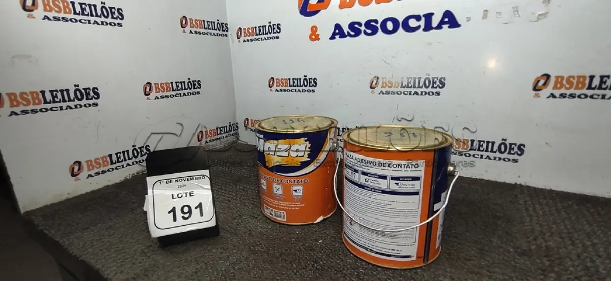 LOTE 191 - 02 LATAS DE ADESIVO DE CONTATO DE 2,80KG CADA MARCA MAZA. (NO ESTADO) ATENÇÃO! FAZER A VISITAÇÃO ANTES DE ARREMATAR, NÃO SABEMOS SE FUNCIONA, LEILÃO NÃO TEM GARANTIA E NEM DEVOLUÇÃO, SUJEITO A POSSÍVEIS AVARIAS VISÍVEIS/OCULTAS E/OU AUSÊNCIA DE COMPONENTES.