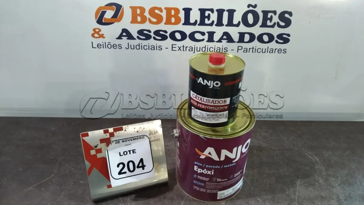 LOTE 204 - 01 LATA DE EPÓXI PDA BRANCO DE 2,7L MARCA E 01 LATA DE CATALIZADOR ESM ALTA PERFORMANCE DE 900ML MARCA ANJO TINTAS. (NO ESTADO) ATENÇÃO! FAZER A VISITAÇÃO ANTES DE ARREMATAR, NÃO SABEMOS SE FUNCIONA, LEILÃO NÃO TEM GARANTIA E NEM DEVOLUÇÃO, SUJEITO A POSSÍVEIS AVARIAS VISÍVEIS/OCULTAS E/OU AUSÊNCIA DE COMPONENTES.