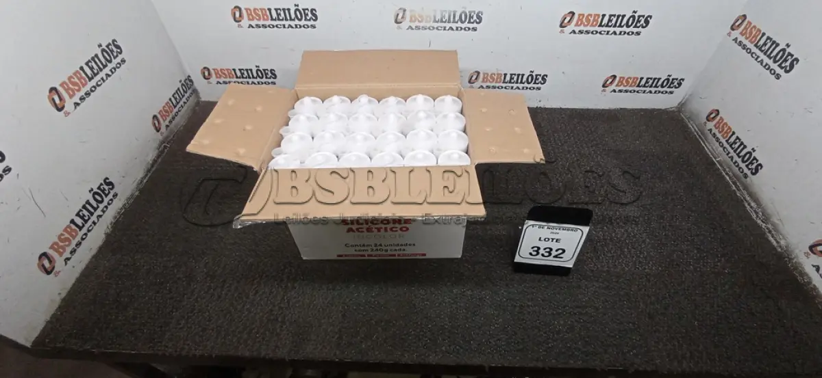 LOTE 332 - 24 UNIDADES DE SILICONE ACÉTICO INCOLOR DE 240G CADA MARCA MONUMENTAL. (NO ESTADO) ATENÇÃO! FAZER A VISITAÇÃO ANTES DE ARREMATAR, NÃO SABEMOS SE FUNCIONA, LEILÃO NÃO TEM GARANTIA E NEM DEVOLUÇÃO, SUJEITO A POSSÍVEIS AVARIAS VISÍVEIS/OCULTAS E/OU AUSÊNCIA DE COMPONENTES.