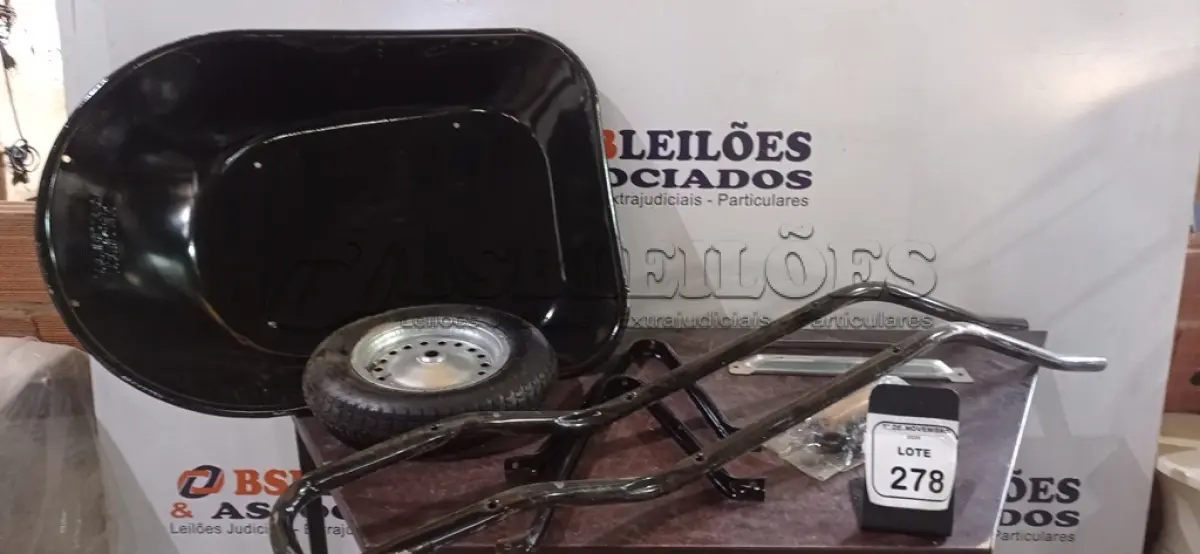 LOTE 278 - 01 CARRINHO DE MÃO DESMONTADO. (NO ESTADO) ATENÇÃO! FAZER A VISITAÇÃO ANTES DE ARREMATAR, NÃO SABEMOS SE FUNCIONA, LEILÃO NÃO TEM GARANTIA E NEM DEVOLUÇÃO, SUJEITO A POSSÍVEIS AVARIAS VISÍVEIS/OCULTAS E/OU AUSÊNCIA DE COMPONENTES.