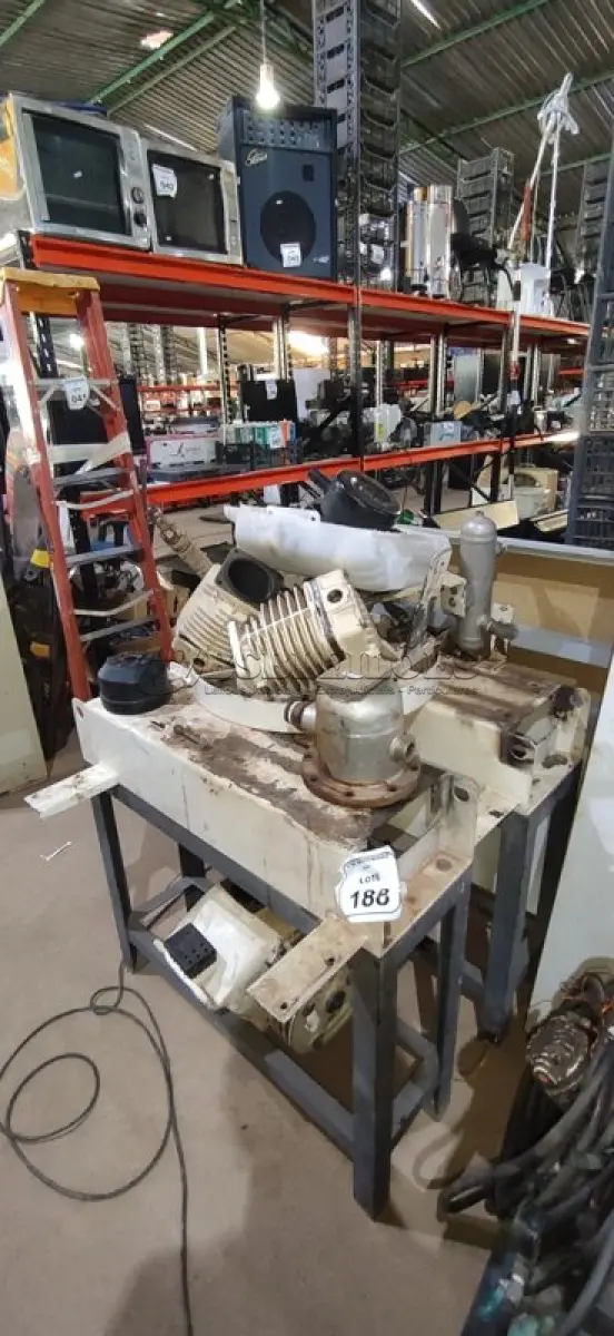 LOTE 188 - 01 COMPRESSOR DESMONTADO. (NO ESTADO) ATENÇÃO! FAZER A VISITAÇÃO ANTES DE ARREMATAR, NÃO SABEMOS SE FUNCIONA, LEILÃO NÃO TEM GARANTIA E NEM DEVOLUÇÃO, SUJEITO A POSSÍVEIS AVARIAS VISÍVEIS/OCULTAS E/OU AUSÊNCIA DE COMPONENTES.