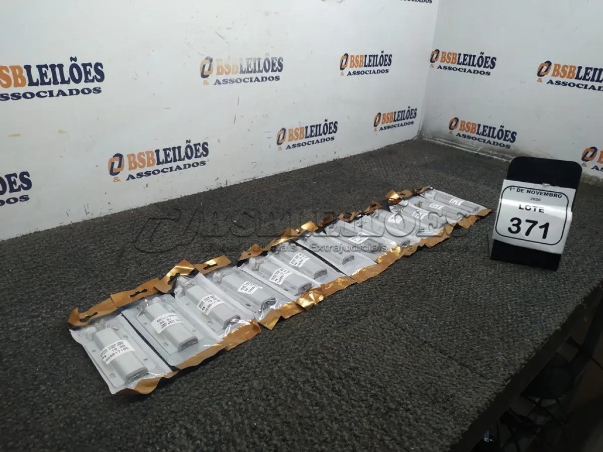 LOTE 371 - 13 FECHOS TOQUE MAGNÉTICO PUSH OPEN. (NO ESTADO) ATENÇÃO! FAZER A VISITAÇÃO ANTES DE ARREMATAR, NÃO SABEMOS SE FUNCIONA, LEILÃO NÃO TEM GARANTIA E NEM DEVOLUÇÃO, SUJEITO A POSSÍVEIS AVARIAS VISÍVEIS/OCULTAS E/OU AUSÊNCIA DE COMPONENTES.