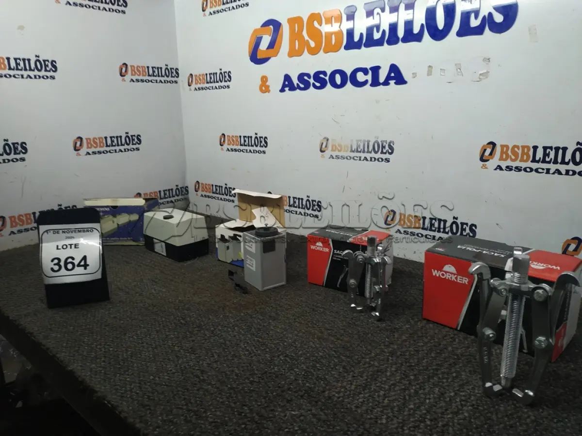 LOTE 364 - 02 SACAS POLIA, 01 CHAVE DE PARTIDA DIRETA 3R2 IP-35 E 01 CHAVE PARA MOTORES. (NO ESTADO) ATENÇÃO! FAZER A VISITAÇÃO ANTES DE ARREMATAR, NÃO SABEMOS SE FUNCIONA, LEILÃO NÃO TEM GARANTIA E NEM DEVOLUÇÃO, SUJEITO A POSSÍVEIS AVARIAS VISÍVEIS/OCULTAS E/OU AUSÊNCIA DE COMPONENTES.