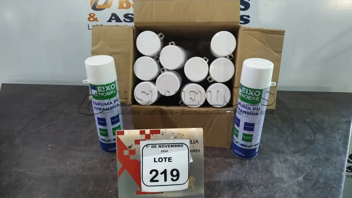 LOTE 219 - 12 LATAS DE ESPUMA PU EXPANSIVA DE 500ML CADA MARCA EIXO NOBRE. (NO ESTADO) ATENÇÃO! FAZER A VISITAÇÃO ANTES DE ARREMATAR, NÃO SABEMOS SE FUNCIONA, LEILÃO NÃO TEM GARANTIA E NEM DEVOLUÇÃO, SUJEITO A POSSÍVEIS AVARIAS VISÍVEIS/OCULTAS E/OU AUSÊNCIA DE COMPONENTES.