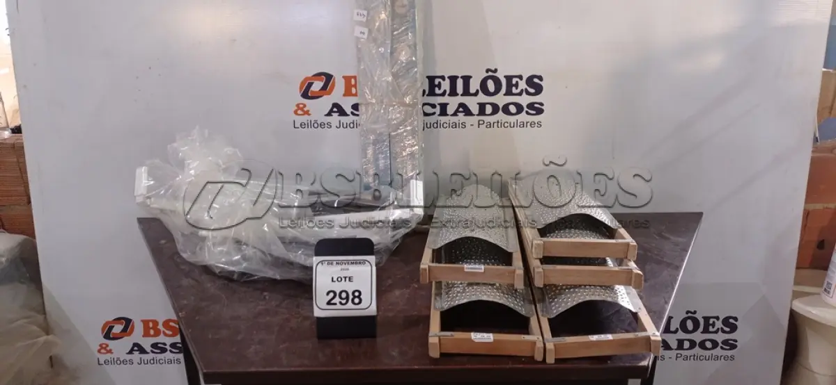 LOTE 298 - 02 BOMBAS D’AGUA AUTOMÁTICA MARCA KALA, 05 RALADORES DE ZINCO MÉDIOS E 05 SUPORTES DE TV DE MODELOS DIVERSOS. (NO ESTADO) ATENÇÃO! FAZER A VISITAÇÃO ANTES DE ARREMATAR, NÃO SABEMOS SE FUNCIONA, LEILÃO NÃO TEM GARANTIA E NEM DEVOLUÇÃO, SUJEITO A POSSÍVEIS AVARIAS VISÍVEIS/OCULTAS E/OU AUSÊNCIA DE COMPONENTES.
