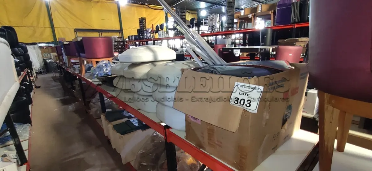 LOTE 303 - 10 BASES DE BANDEIRAS COM KITS DE HASTES. (NO ESTADO) ATENÇÃO! FAZER A VISITAÇÃO ANTES DE ARREMATAR, NÃO SABEMOS SE FUNCIONA, LEILÃO NÃO TEM GARANTIA E NEM DEVOLUÇÃO, SUJEITO A POSSÍVEIS AVARIAS VISÍVEIS/OCULTAS E/OU AUSÊNCIA DE COMPONENTES.
