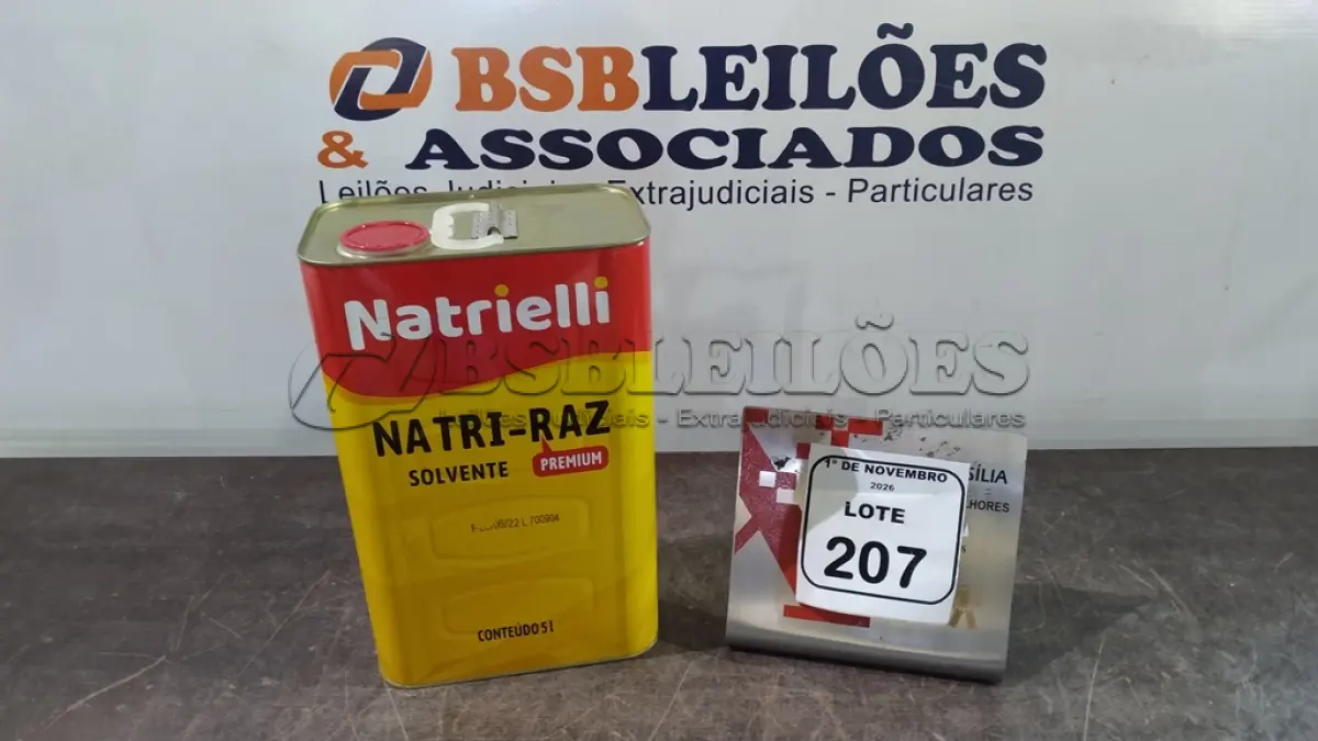 LOTE 207 - 01 LATA DE SOLVENTE NATRI-RAZ DE 5L MARCA NATRIELLI. (NO ESTADO) ATENÇÃO! FAZER A VISITAÇÃO ANTES DE ARREMATAR, NÃO SABEMOS SE FUNCIONA, LEILÃO NÃO TEM GARANTIA E NEM DEVOLUÇÃO, SUJEITO A POSSÍVEIS AVARIAS VISÍVEIS/OCULTAS E/OU AUSÊNCIA DE COMPONENTES.