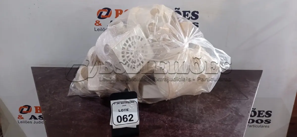 LOTE 062 - 01 LOTE COM VÁRIAS CAIXAS SIFONADAS DE MODELOS DIVERSOS. (NO ESTADO) ATENÇÃO! FAZER A VISITAÇÃO ANTES DE ARREMATAR, NÃO SABEMOS SE FUNCIONA, LEILÃO NÃO TEM GARANTIA E NEM DEVOLUÇÃO, SUJEITO A POSSÍVEIS AVARIAS VISÍVEIS/OCULTAS E/OU AUSÊNCIA DE COMPONENTES.