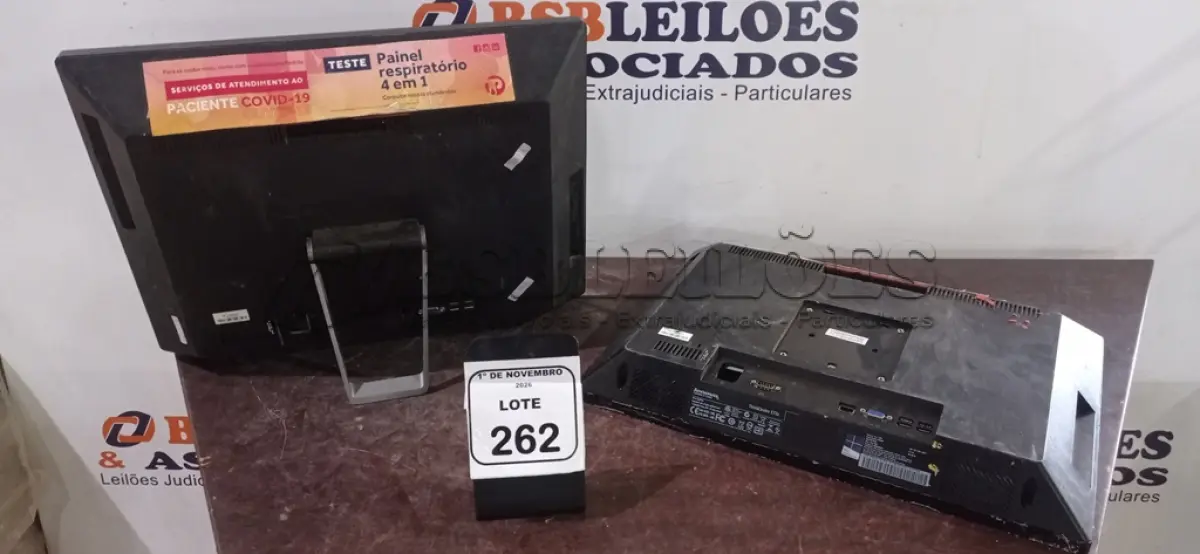 LOTE 262 - 02 COMPUTADORES ALL IN ONE SÉRIE THINKCARE MARCA LENOVO. (NO ESTADO) ATENÇÃO! FAZER A VISITAÇÃO ANTES DE ARREMATAR, NÃO SABEMOS SE FUNCIONA, LEILÃO NÃO TEM GARANTIA E NEM DEVOLUÇÃO, SUJEITO A POSSÍVEIS AVARIAS VISÍVEIS/OCULTAS E/OU AUSÊNCIA DE COMPONENTES.