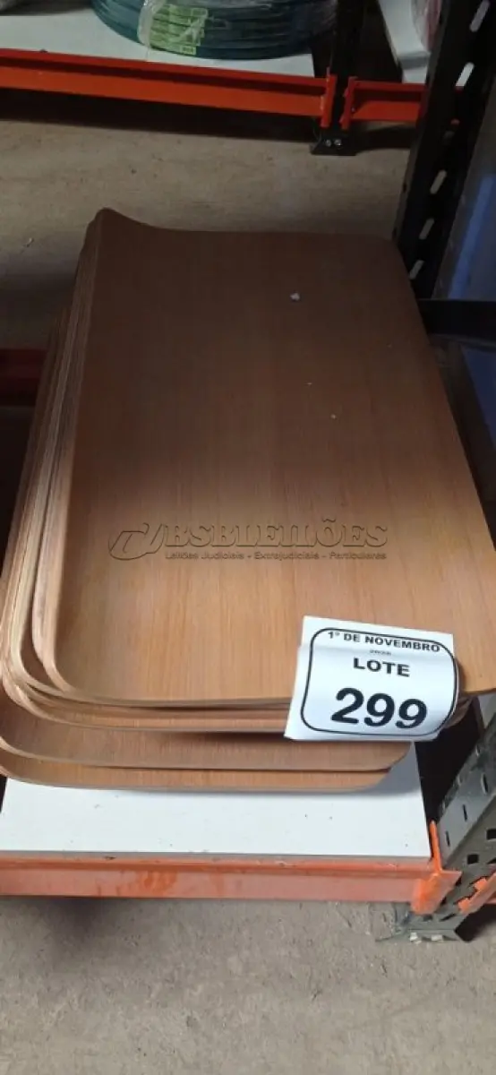 LOTE 299 - 20 PLACAS DE MADEIRA DE 55X32CM. (NO ESTADO) ATENÇÃO! FAZER A VISITAÇÃO ANTES DE ARREMATAR, NÃO SABEMOS SE FUNCIONA, LEILÃO NÃO TEM GARANTIA E NEM DEVOLUÇÃO, SUJEITO A POSSÍVEIS AVARIAS VISÍVEIS/OCULTAS E/OU AUSÊNCIA DE COMPONENTES.