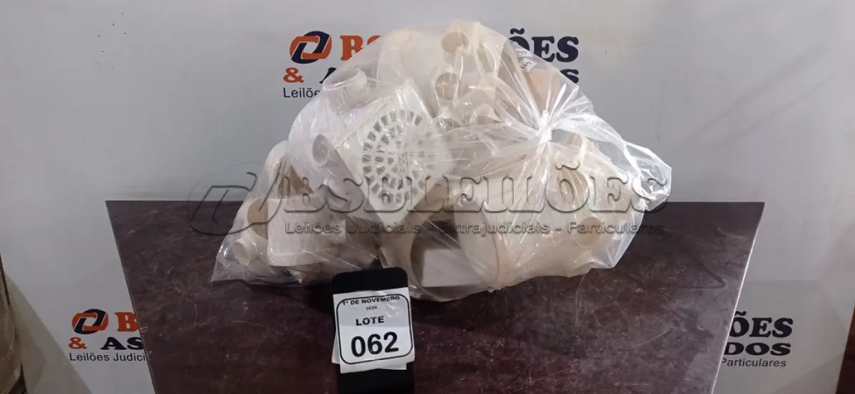 LOTE 062 - 01 LOTE COM VÁRIAS CAIXAS SIFONADAS DE MODELOS DIVERSOS. (NO ESTADO) ATENÇÃO! FAZER A VISITAÇÃO ANTES DE ARREMATAR, NÃO SABEMOS SE FUNCIONA, LEILÃO NÃO TEM GARANTIA E NEM DEVOLUÇÃO, SUJEITO A POSSÍVEIS AVARIAS VISÍVEIS/OCULTAS E/OU AUSÊNCIA DE COMPONENTES.