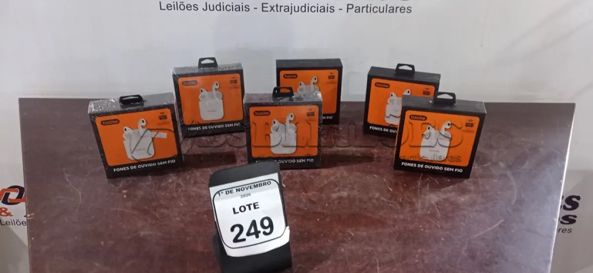 LOTE 249 - 06 PARES DE FONES DE OUVIDO SEM FIO MODELO BA-FON6693 MARCA BASIKE. (NO ESTADO) ATENÇÃO! FAZER A VISITAÇÃO ANTES DE ARREMATAR, NÃO SABEMOS SE FUNCIONA, LEILÃO NÃO TEM GARANTIA E NEM DEVOLUÇÃO, SUJEITO A POSSÍVEIS AVARIAS VISÍVEIS/OCULTAS E/OU AUSÊNCIA DE COMPONENTES.