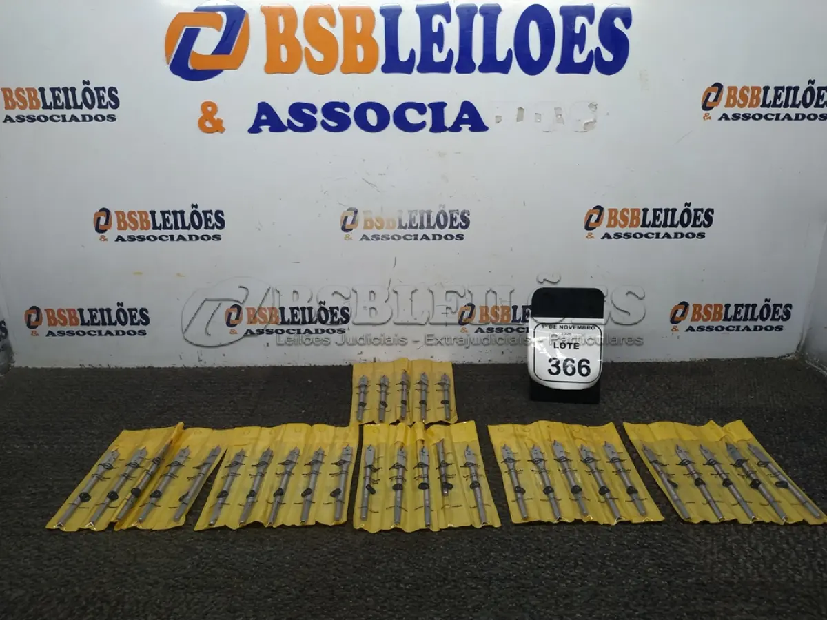 LOTE 366 - 05 JOGOS DE BROCA CHATA PARA MADEIRA COM 05 UNIDADES CADA DE MEDIDAS DIVERSAS MARCA BRASFORT. (NO ESTADO) ATENÇÃO! FAZER A VISITAÇÃO ANTES DE ARREMATAR, NÃO SABEMOS SE FUNCIONA, LEILÃO NÃO TEM GARANTIA E NEM DEVOLUÇÃO, SUJEITO A POSSÍVEIS AVARIAS VISÍVEIS/OCULTAS E/OU AUSÊNCIA DE COMPONENTES.