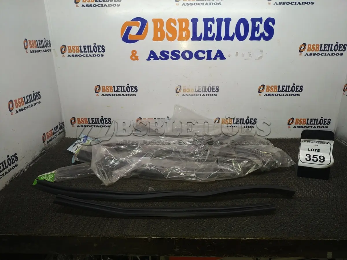 LOTE 359 - 01 LOTE COM VÁRIAS BORRACHAS DE RODO DE TAMANHOS DIVERSOS. (NO ESTADO) ATENÇÃO! FAZER A VISITAÇÃO ANTES DE ARREMATAR, NÃO SABEMOS SE FUNCIONA, LEILÃO NÃO TEM GARANTIA E NEM DEVOLUÇÃO, SUJEITO A POSSÍVEIS AVARIAS VISÍVEIS/OCULTAS E/OU AUSÊNCIA DE COMPONENTES.