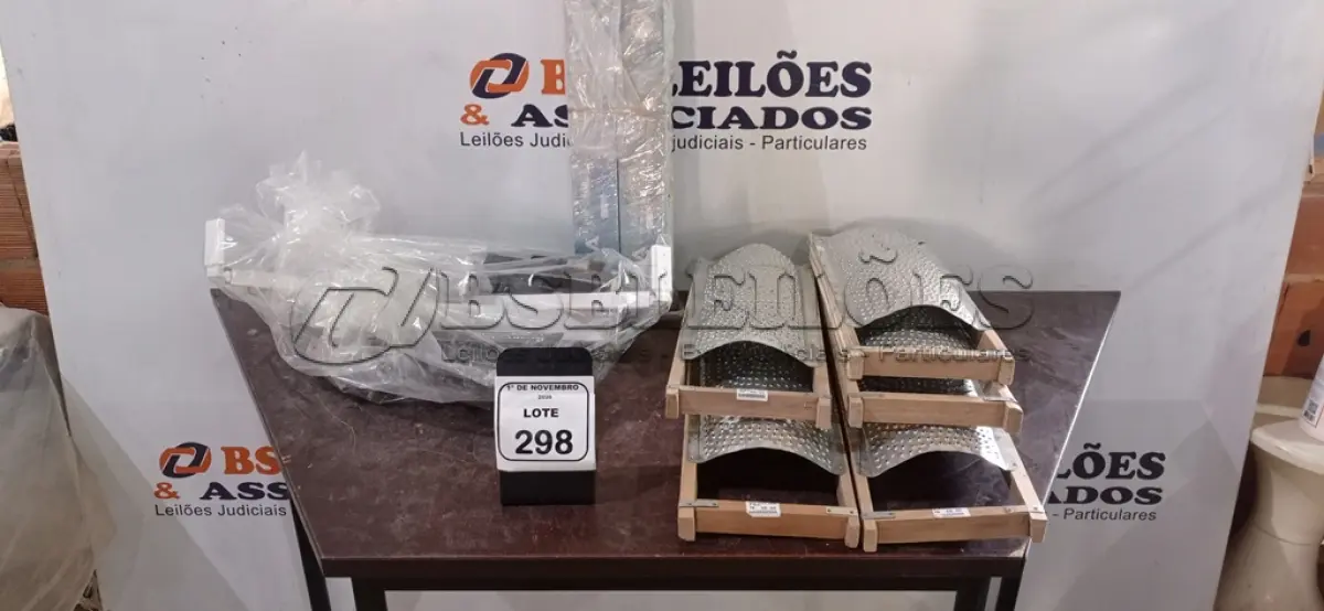 LOTE 298 - 02 BOMBAS D’AGUA AUTOMÁTICA MARCA KALA, 05 RALADORES DE ZINCO MÉDIOS E 05 SUPORTES DE TV DE MODELOS DIVERSOS. (NO ESTADO) ATENÇÃO! FAZER A VISITAÇÃO ANTES DE ARREMATAR, NÃO SABEMOS SE FUNCIONA, LEILÃO NÃO TEM GARANTIA E NEM DEVOLUÇÃO, SUJEITO A POSSÍVEIS AVARIAS VISÍVEIS/OCULTAS E/OU AUSÊNCIA DE COMPONENTES.