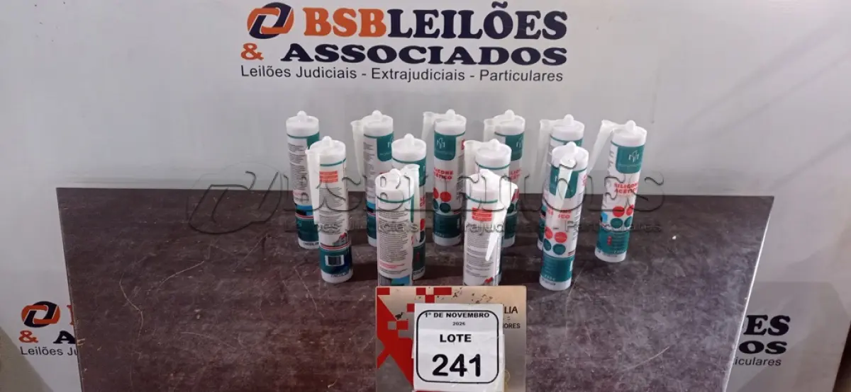LOTE 241 - 12 UNIDADES DE SILICONE ACÉTICO INCOLOR DE 240G CADA MARCA MONUMENTAL. (NO ESTADO) ATENÇÃO! FAZER A VISITAÇÃO ANTES DE ARREMATAR, NÃO SABEMOS SE FUNCIONA, LEILÃO NÃO TEM GARANTIA E NEM DEVOLUÇÃO, SUJEITO A POSSÍVEIS AVARIAS VISÍVEIS/OCULTAS E/OU AUSÊNCIA DE COMPONENTES.