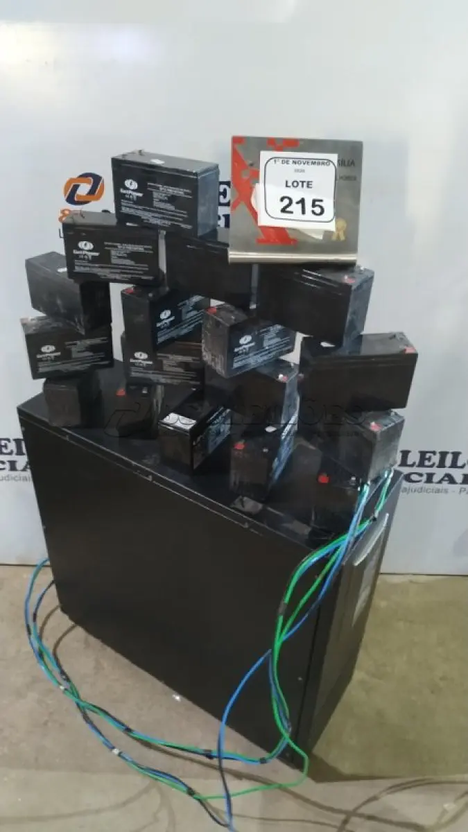 LOTE 215 - 01 GABINETE DE NOBREAK COM 17 BATERIAS. (NO ESTADO) ATENÇÃO! FAZER A VISITAÇÃO ANTES DE ARREMATAR, NÃO SABEMOS SE FUNCIONA, LEILÃO NÃO TEM GARANTIA E NEM DEVOLUÇÃO, SUJEITO A POSSÍVEIS AVARIAS VISÍVEIS/OCULTAS E/OU AUSÊNCIA DE COMPONENTES.