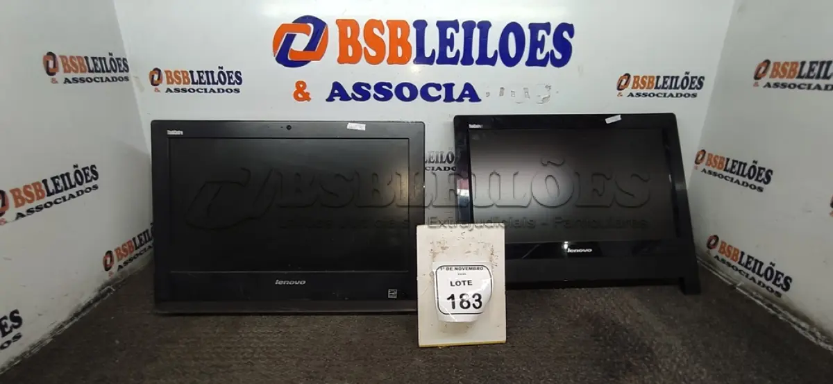 LOTE 183 - 02 COMPUTADORES ALL IN ONE SÉRIE THINKCARE MARCA LENOVO. (NO ESTADO) ATENÇÃO! FAZER A VISITAÇÃO ANTES DE ARREMATAR, NÃO SABEMOS SE FUNCIONA, LEILÃO NÃO TEM GARANTIA E NEM DEVOLUÇÃO, SUJEITO A POSSÍVEIS AVARIAS VISÍVEIS/OCULTAS E/OU AUSÊNCIA DE COMPONENTES.