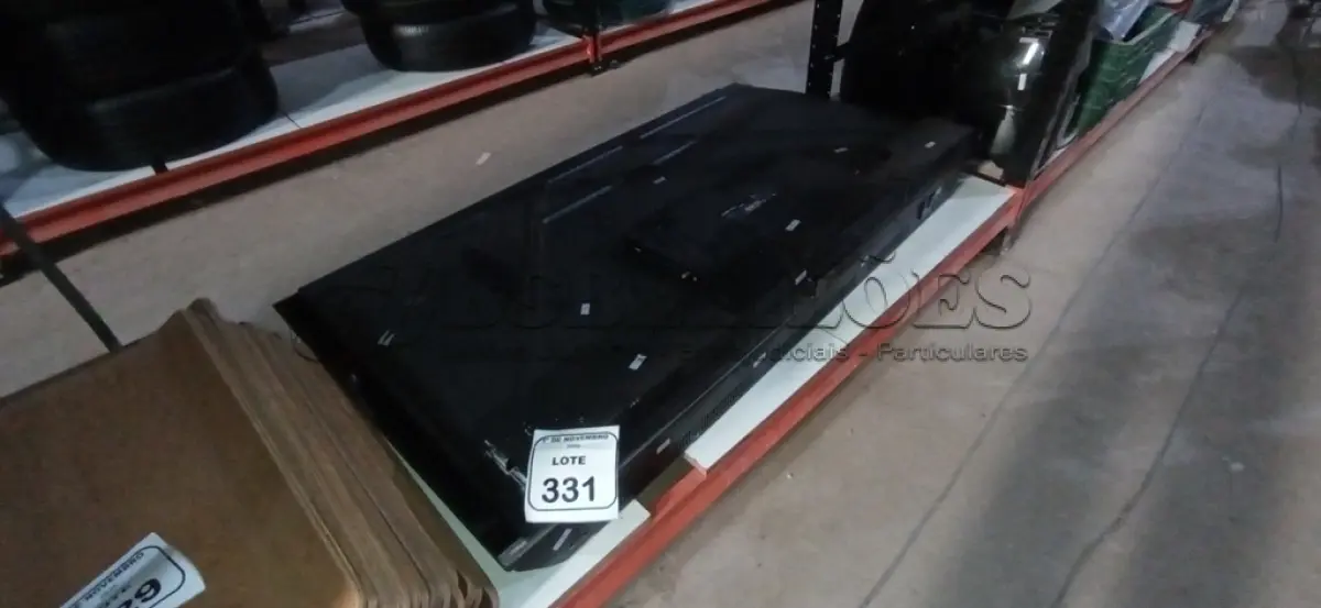 LOTE 331 - 02 TVS DE 55’’ MARCAS PHILIPS E SEMP TCL PARA RETIRADA DE PEÇAS. (NO ESTADO) ATENÇÃO! FAZER A VISITAÇÃO ANTES DE ARREMATAR, NÃO SABEMOS SE FUNCIONA, LEILÃO NÃO TEM GARANTIA E NEM DEVOLUÇÃO, SUJEITO A POSSÍVEIS AVARIAS VISÍVEIS/OCULTAS E/OU AUSÊNCIA DE COMPONENTES.