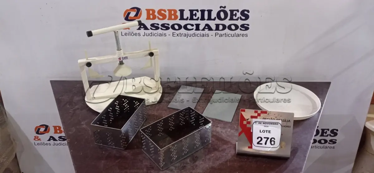 LOTE 276 - 01 PRENSA DE QUEIJO. (NO ESTADO) ATENÇÃO! FAZER A VISITAÇÃO ANTES DE ARREMATAR, NÃO SABEMOS SE FUNCIONA, LEILÃO NÃO TEM GARANTIA E NEM DEVOLUÇÃO, SUJEITO A POSSÍVEIS AVARIAS VISÍVEIS/OCULTAS E/OU AUSÊNCIA DE COMPONENTES.