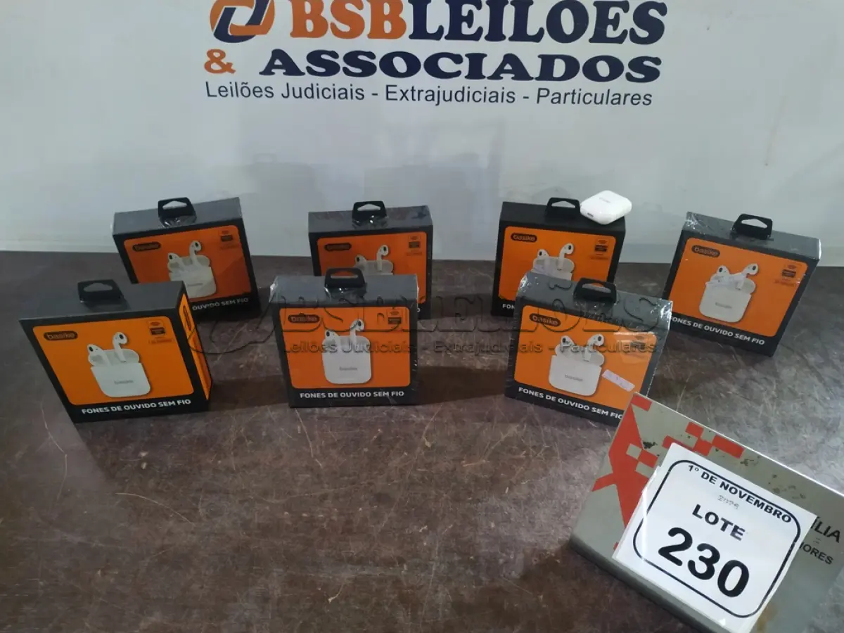 LOTE 230 - 07 PARES DE FONES DE OUVIDO SEM FIO MODELO BA-FON6693 MARCA BASIKE. (NO ESTADO) ATENÇÃO! FAZER A VISITAÇÃO ANTES DE ARREMATAR, NÃO SABEMOS SE FUNCIONA, LEILÃO NÃO TEM GARANTIA E NEM DEVOLUÇÃO, SUJEITO A POSSÍVEIS AVARIAS VISÍVEIS/OCULTAS E/OU AUSÊNCIA DE COMPONENTES.