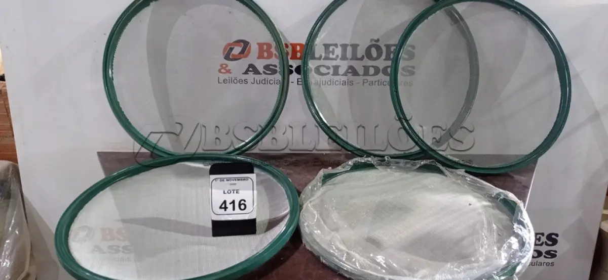 LOTE 416 - 05 PENEIRAS DE PEDREIRO. (NO ESTADO) ATENÇÃO! FAZER A VISITAÇÃO ANTES DE ARREMATAR, NÃO SABEMOS SE FUNCIONA, LEILÃO NÃO TEM GARANTIA E NEM DEVOLUÇÃO, SUJEITO A POSSÍVEIS AVARIAS VISÍVEIS/OCULTAS E/OU AUSÊNCIA DE COMPONENTES.