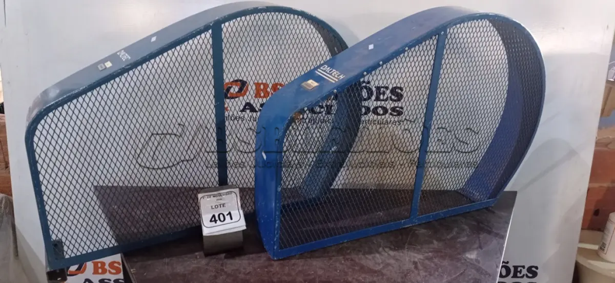 LOTE 401 - 02 CAPAS DE PROTEÇÃO DE FERRO PARA MOTOR DE CORREIA. (NO ESTADO) ATENÇÃO! FAZER A VISITAÇÃO ANTES DE ARREMATAR, NÃO SABEMOS SE FUNCIONA, LEILÃO NÃO TEM GARANTIA E NEM DEVOLUÇÃO, SUJEITO A POSSÍVEIS AVARIAS VISÍVEIS/OCULTAS E/OU AUSÊNCIA DE COMPONENTES.