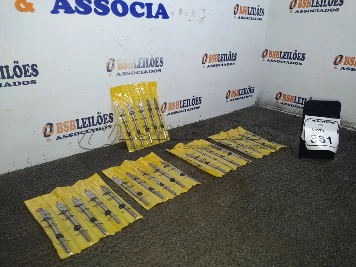LOTE 361 - 05 JOGOS DE BROCA CHATA PARA MADEIRA COM 05 UNIDADES CADA DE MEDIDAS DIVERSAS MARCA BRASFORT. (NO ESTADO) ATENÇÃO! FAZER A VISITAÇÃO ANTES DE ARREMATAR, NÃO SABEMOS SE FUNCIONA, LEILÃO NÃO TEM GARANTIA E NEM DEVOLUÇÃO, SUJEITO A POSSÍVEIS AVARIAS VISÍVEIS/OCULTAS E/OU AUSÊNCIA DE COMPONENTES.