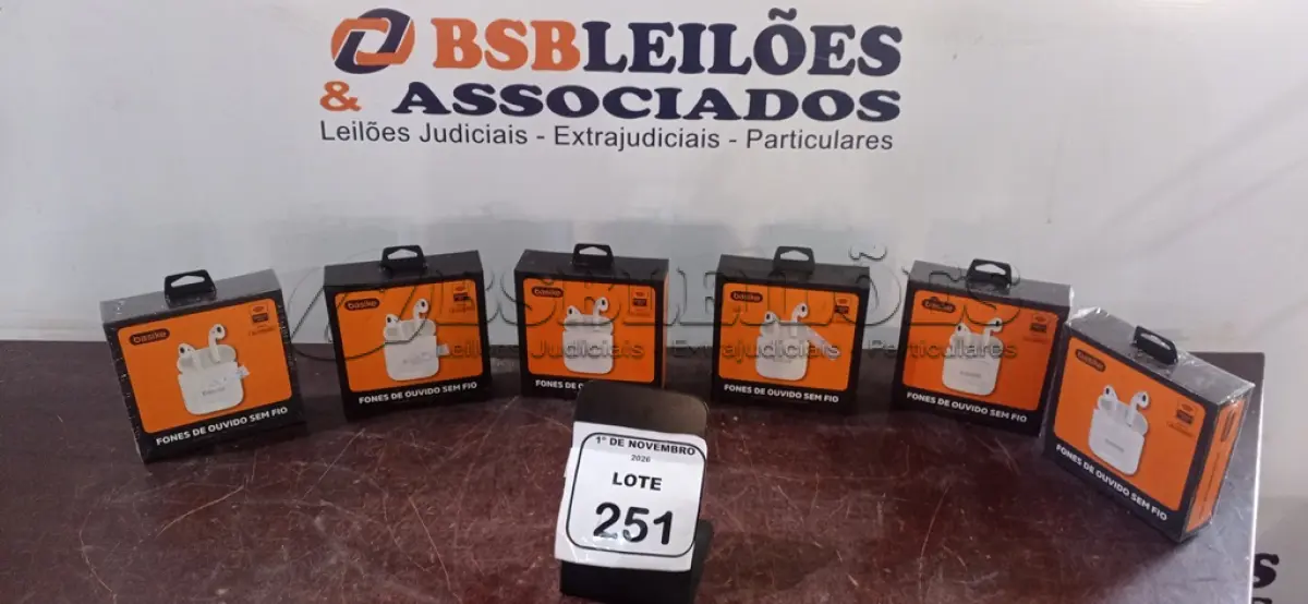 LOTE 251 - 06 PARES DE FONES DE OUVIDO SEM FIO MODELO BA-FON6693 MARCA BASIKE. (NO ESTADO) ATENÇÃO! FAZER A VISITAÇÃO ANTES DE ARREMATAR, NÃO SABEMOS SE FUNCIONA, LEILÃO NÃO TEM GARANTIA E NEM DEVOLUÇÃO, SUJEITO A POSSÍVEIS AVARIAS VISÍVEIS/OCULTAS E/OU AUSÊNCIA DE COMPONENTES.