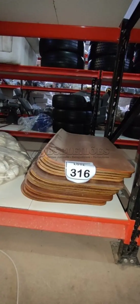 LOTE 316 - 20 PLACAS DE MADEIRA DE 55X32CM. (NO ESTADO) ATENÇÃO! FAZER A VISITAÇÃO ANTES DE ARREMATAR, NÃO SABEMOS SE FUNCIONA, LEILÃO NÃO TEM GARANTIA E NEM DEVOLUÇÃO, SUJEITO A POSSÍVEIS AVARIAS VISÍVEIS/OCULTAS E/OU AUSÊNCIA DE COMPONENTES.