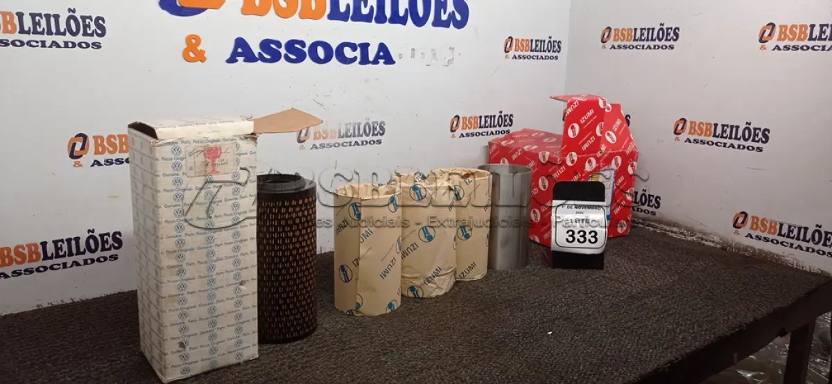 LOTE 333 - 04 CAMISAS DE CILINDRO DE MOTOR MARCA IZUMI E 01 FILTRO DE AR AUTOMOTIVO MARCA VOLKSWAGEN. (NO ESTADO) ATENÇÃO! FAZER A VISITAÇÃO ANTES DE ARREMATAR, NÃO SABEMOS SE FUNCIONA, LEILÃO NÃO TEM GARANTIA E NEM DEVOLUÇÃO, SUJEITO A POSSÍVEIS AVARIAS VISÍVEIS/OCULTAS E/OU AUSÊNCIA DE COMPONENTES.