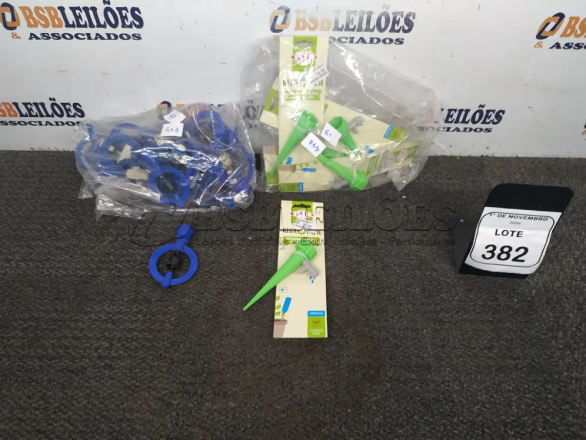 LOTE 382 - 01 LOTE COM VÁRIOS IRRIGADORES E GOTEJADORES. (NO ESTADO) ATENÇÃO! FAZER A VISITAÇÃO ANTES DE ARREMATAR, NÃO SABEMOS SE FUNCIONA, LEILÃO NÃO TEM GARANTIA E NEM DEVOLUÇÃO, SUJEITO A POSSÍVEIS AVARIAS VISÍVEIS/OCULTAS E/OU AUSÊNCIA DE COMPONENTES.