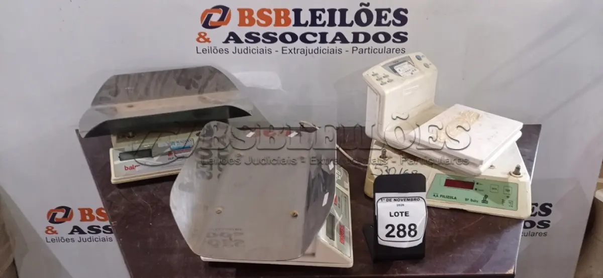 LOTE 288 - 03 BALANÇAS PEDIÁTRICAS. (NO ESTADO) ATENÇÃO! FAZER A VISITAÇÃO ANTES DE ARREMATAR, NÃO SABEMOS SE FUNCIONA, LEILÃO NÃO TEM GARANTIA E NEM DEVOLUÇÃO, SUJEITO A POSSÍVEIS AVARIAS VISÍVEIS/OCULTAS E/OU AUSÊNCIA DE COMPONENTES.