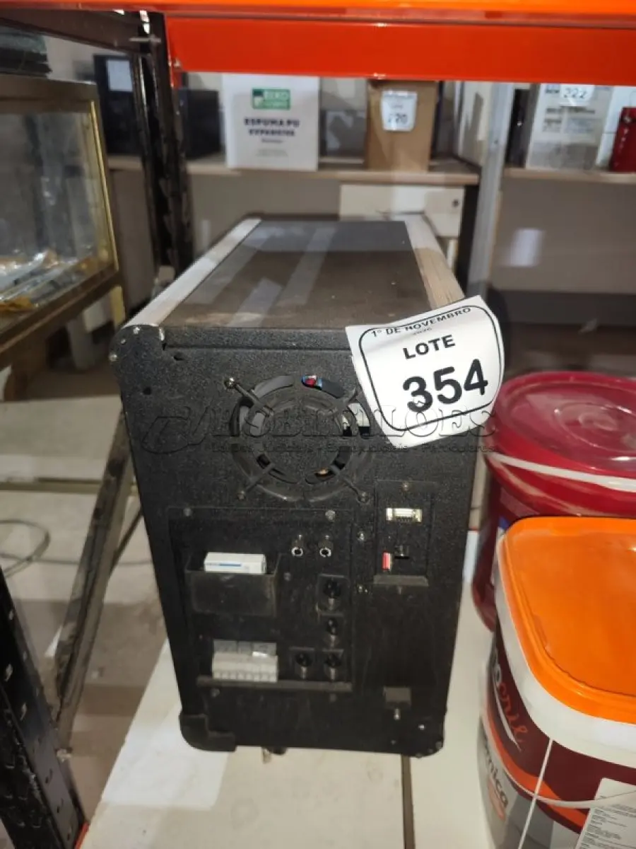 LOTE 354 - 01 NOBREAK MARCA CP ELETRÔNICA. (NO ESTADO) ATENÇÃO! FAZER A VISITAÇÃO ANTES DE ARREMATAR, NÃO SABEMOS SE FUNCIONA, LEILÃO NÃO TEM GARANTIA E NEM DEVOLUÇÃO, SUJEITO A POSSÍVEIS AVARIAS VISÍVEIS/OCULTAS E/OU AUSÊNCIA DE COMPONENTES.