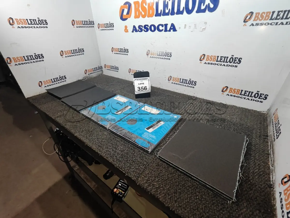 LOTE 356 - 01 LOTE COM GRANDE QUANTIDADE DE FOLHAS DE LIXA. (NO ESTADO) ATENÇÃO! FAZER A VISITAÇÃO ANTES DE ARREMATAR, NÃO SABEMOS SE FUNCIONA, LEILÃO NÃO TEM GARANTIA E NEM DEVOLUÇÃO, SUJEITO A POSSÍVEIS AVARIAS VISÍVEIS/OCULTAS E/OU AUSÊNCIA DE COMPONENTES.