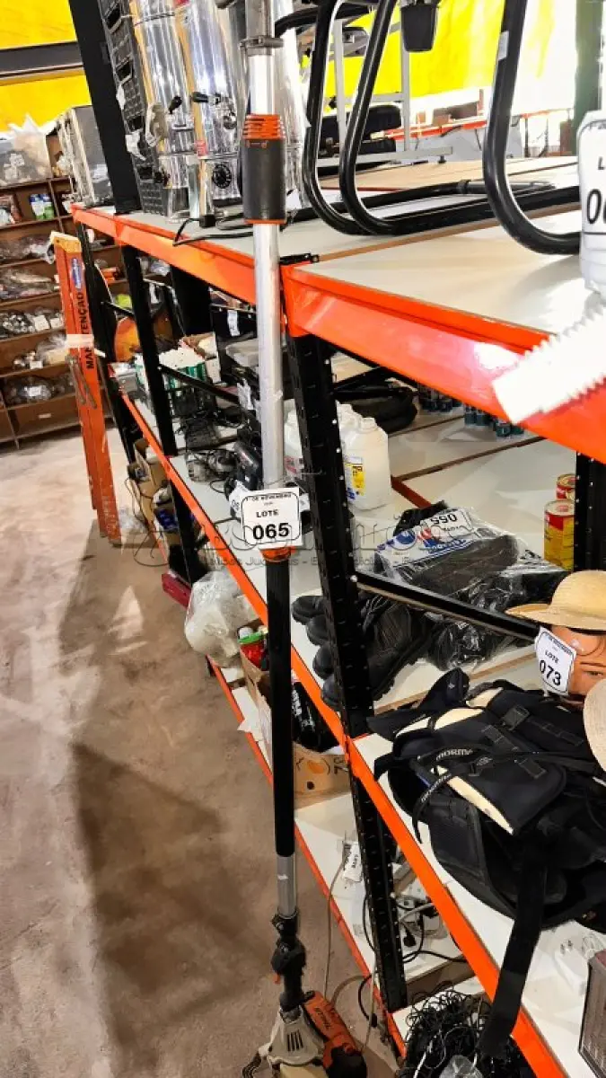 LOTE 065 - 01 MOTOPODA MARCA STIHL. (NO ESTADO) ATENÇÃO! FAZER A VISITAÇÃO ANTES DE ARREMATAR, NÃO SABEMOS SE FUNCIONA, LEILÃO NÃO TEM GARANTIA E NEM DEVOLUÇÃO, SUJEITO A POSSÍVEIS AVARIAS VISÍVEIS/OCULTAS E/OU AUSÊNCIA DE COMPONENTES.