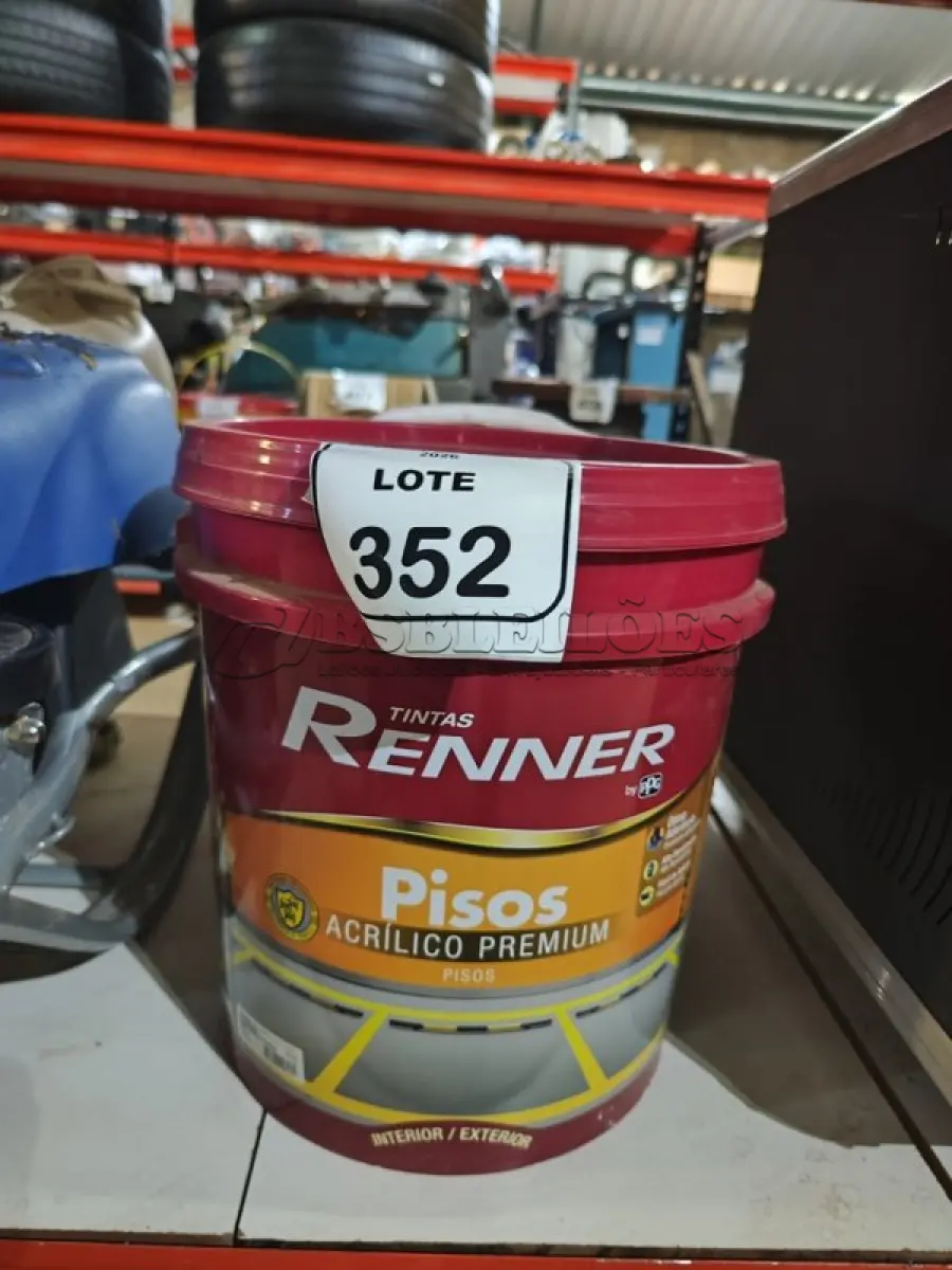 LOTE 352 - 01 BALDE DE TINTA DE PISOS ACRÍLICO PREMIUM 18L NA COR VERMELHO SEGURANÇA FOSCO MARCA RENNER.  (NO ESTADO) ATENÇÃO! FAZER A VISITAÇÃO ANTES DE ARREMATAR, NÃO SABEMOS SE FUNCIONA, LEILÃO NÃO TEM GARANTIA E NEM DEVOLUÇÃO, SUJEITO A POSSÍVEIS AVARIAS VISÍVEIS/OCULTAS E/OU AUSÊNCIA DE COMPONENTES.