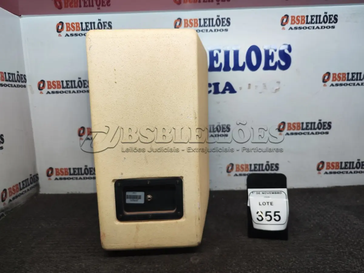 LOTE 355 - 01 CAIXA DE SOM PASSIVA MARCA WGK. (NO ESTADO) ATENÇÃO! FAZER A VISITAÇÃO ANTES DE ARREMATAR, NÃO SABEMOS SE FUNCIONA, LEILÃO NÃO TEM GARANTIA E NEM DEVOLUÇÃO, SUJEITO A POSSÍVEIS AVARIAS VISÍVEIS/OCULTAS E/OU AUSÊNCIA DE COMPONENTES.