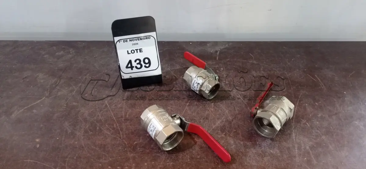 LOTE 439 - 03 REGISTROS ESFERA DE 1 1/2 DE METAL. (NO ESTADO) ATENÇÃO! FAZER A VISITAÇÃO ANTES DE ARREMATAR, NÃO SABEMOS SE FUNCIONA, LEILÃO NÃO TEM GARANTIA E NEM DEVOLUÇÃO, SUJEITO A POSSÍVEIS AVARIAS VISÍVEIS/OCULTAS E/OU AUSÊNCIA DE COMPONENTES.
