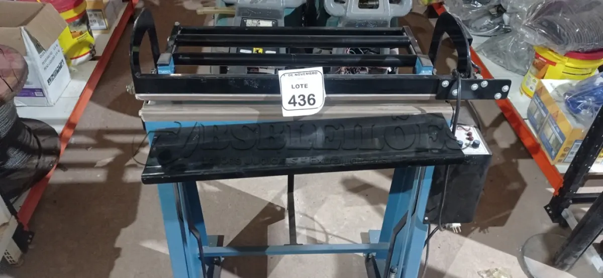 LOTE 436 - 01 LAMINADORA. (NO ESTADO) ATENÇÃO! FAZER A VISITAÇÃO ANTES DE ARREMATAR, NÃO SABEMOS SE FUNCIONA, LEILÃO NÃO TEM GARANTIA E NEM DEVOLUÇÃO, SUJEITO A POSSÍVEIS AVARIAS VISÍVEIS/OCULTAS E/OU AUSÊNCIA DE COMPONENTES.