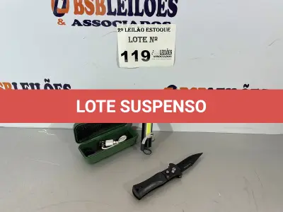 LOTE 119 - 01 LANTERNA MILITAR + 01 CANIVETE MILITAR (NO ESTADO, NÃO SABEMOS SE FUNCIONA. LEILÃO NÃO TEM GARANTIA E NEM DEVOLUÇÃO)